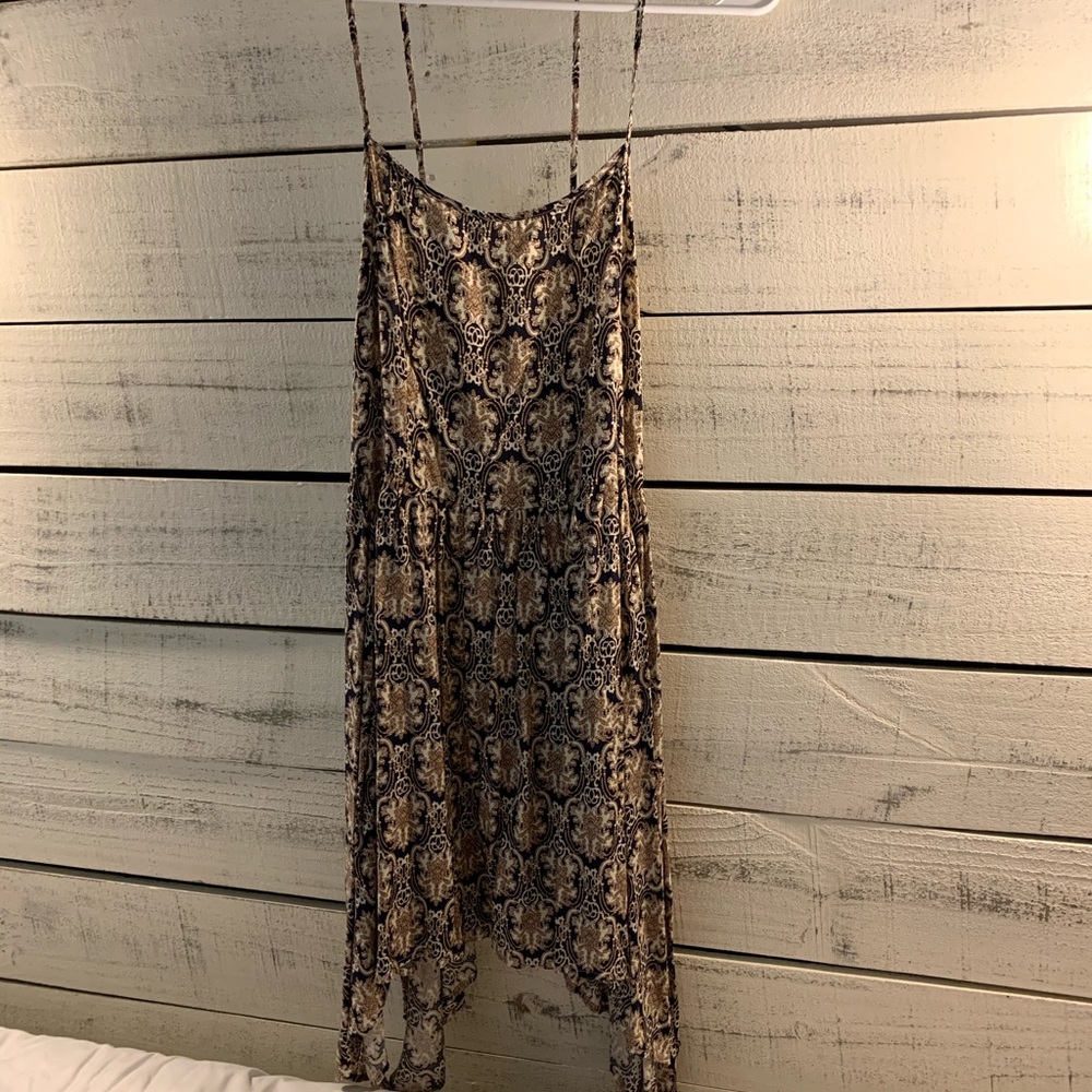 Short float dress - Picture 2 of 3